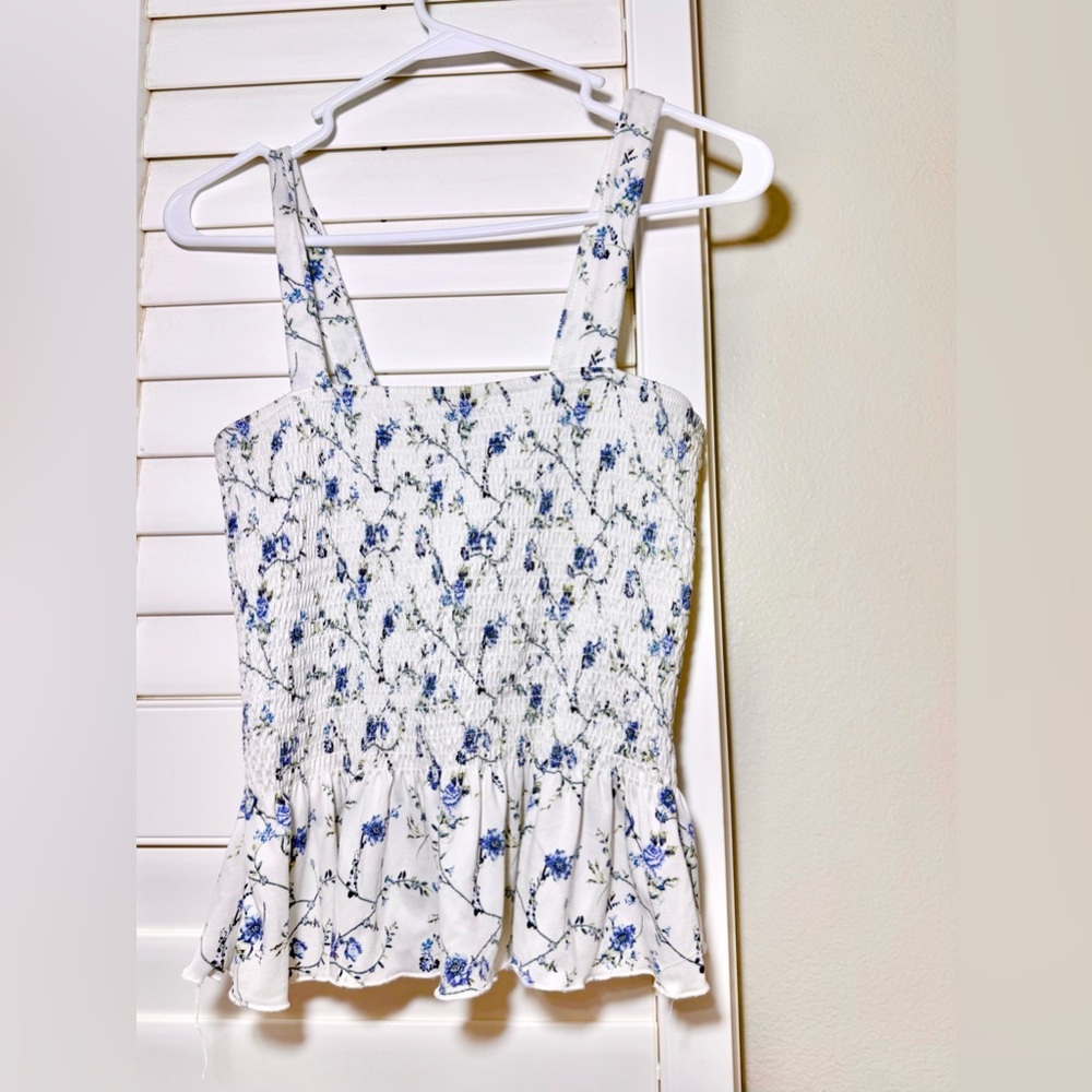 Rue21 Tank Top size M Smocked Babydoll Shirt Floral Print Spring Y2K White blue